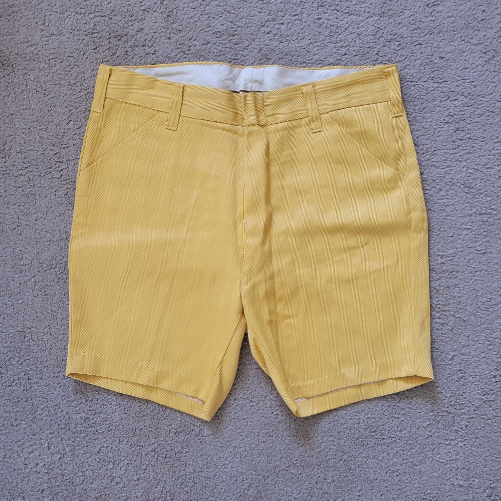 Vintage 1970s Cromwell Court Golden Yellow Ribbed Chevron Shorts 38